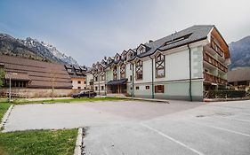 Apartments Slavec With Free Onsite Parking